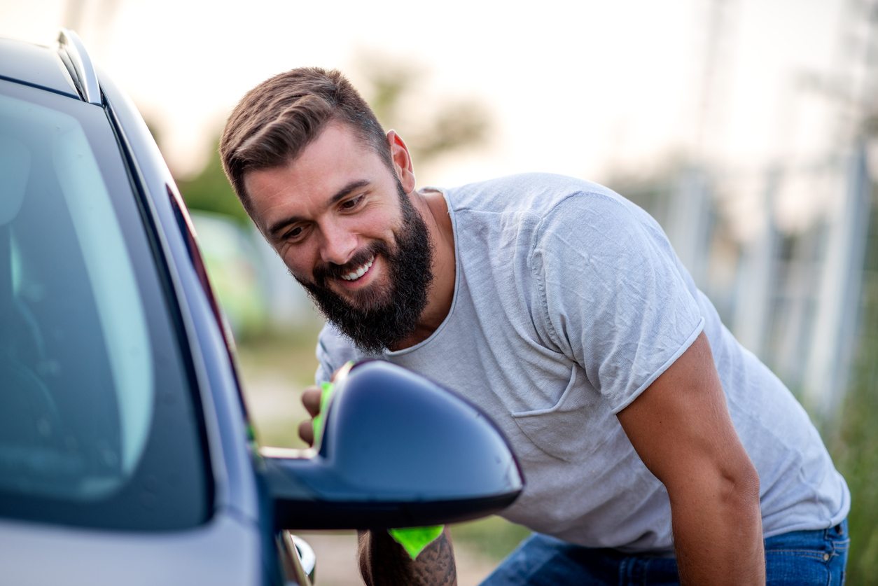 Nettoyage de voitures à domicile : créez votre auto-entreprise